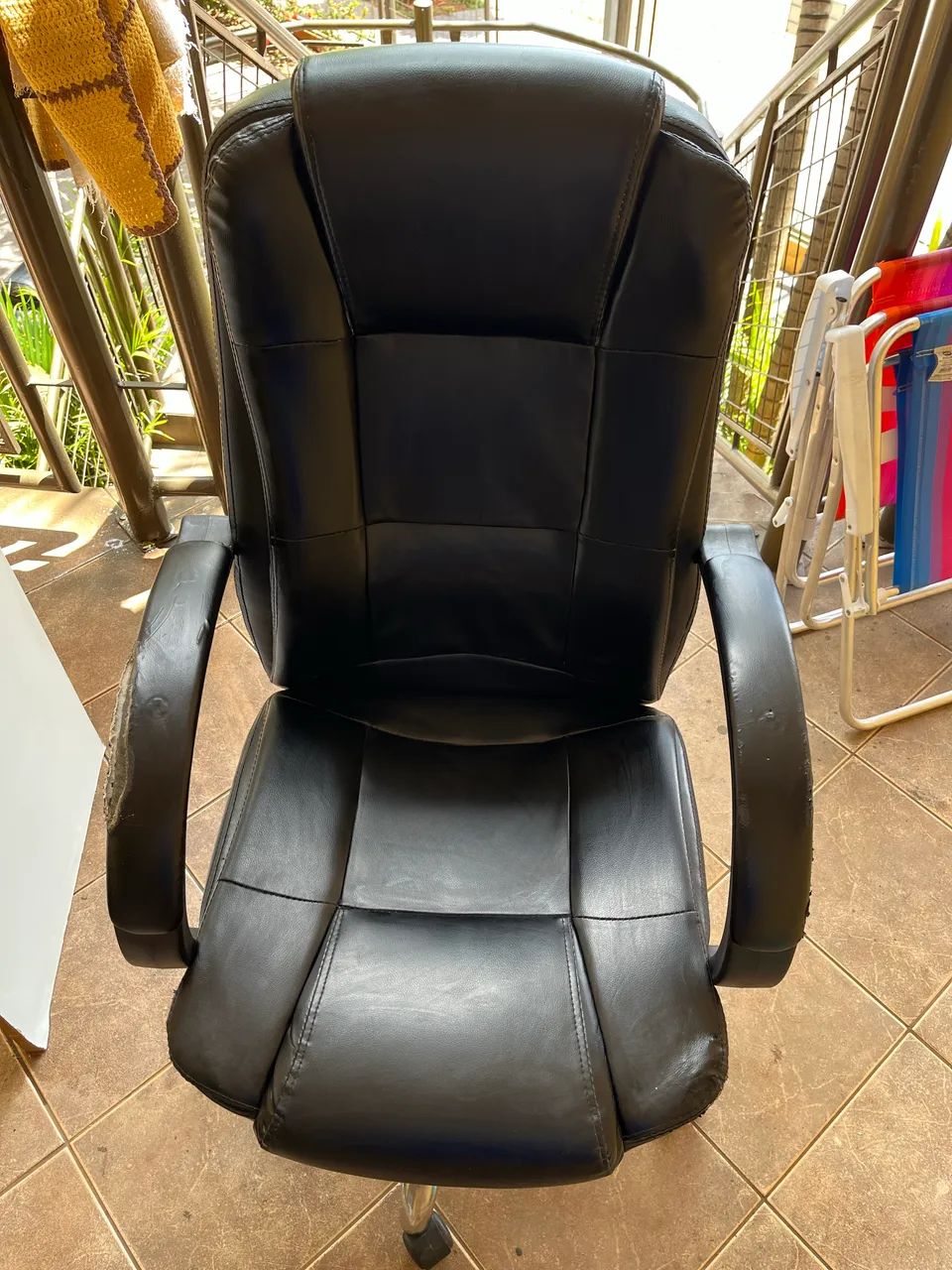 Cadeira de Escritório Presidente - Base Cromada (Oportunidade) - Foto 4