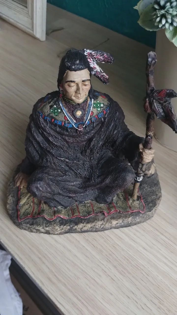 2 Índios Xamãs em resina