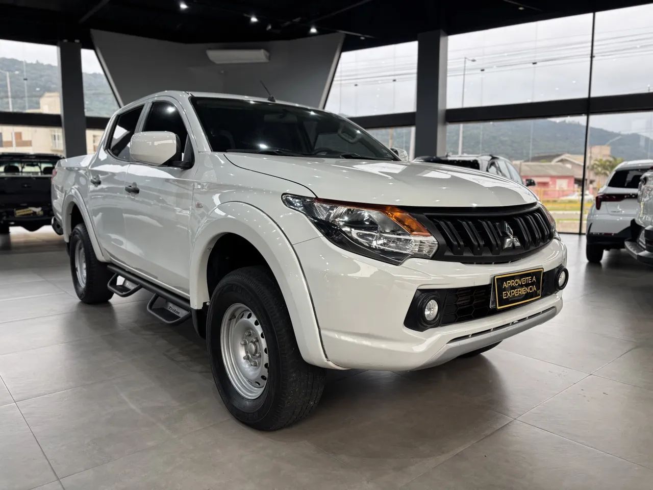 Mitsubishi L200 2023
