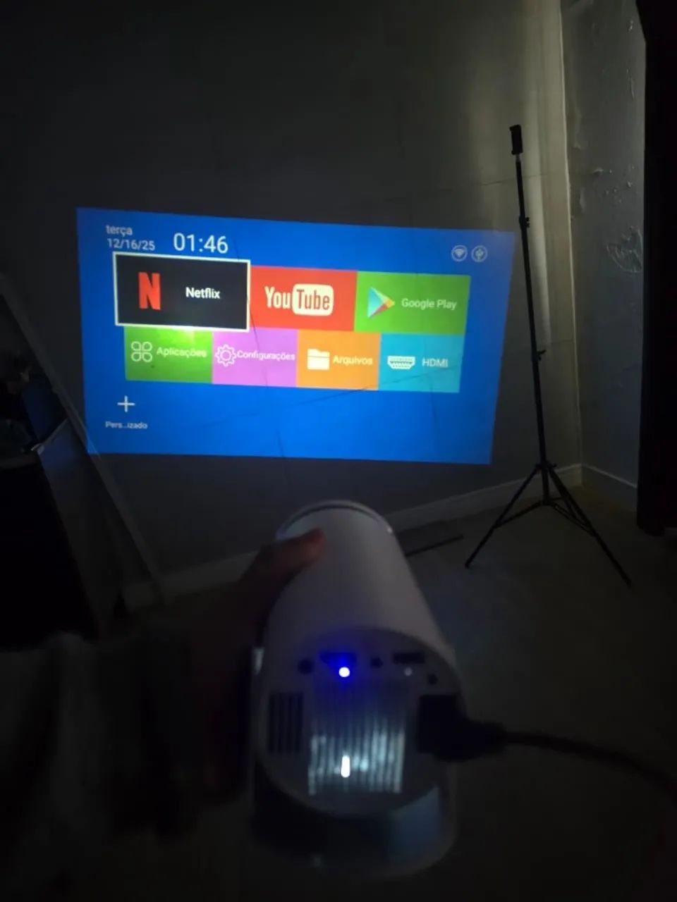 Projetor 4K HD 150 Polegadas - Wifi e Bluetooth HY300