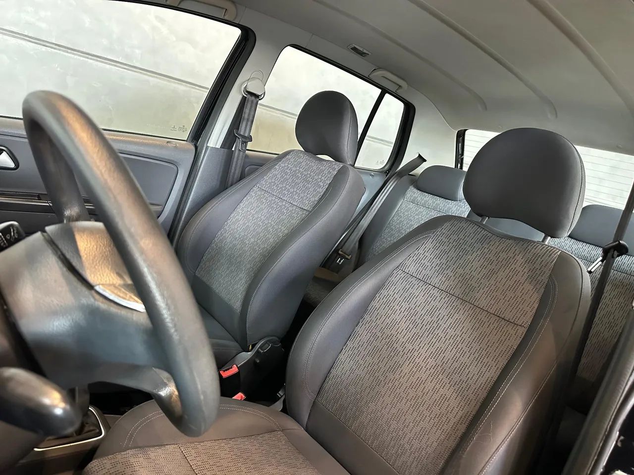 Volkswagen Fox 1.0 MI Total Flex 8V 3P 2014 - Foto 10