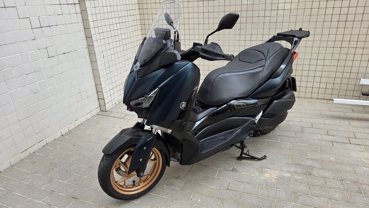 XMAX 250 com vários acessórios  - Foto 2