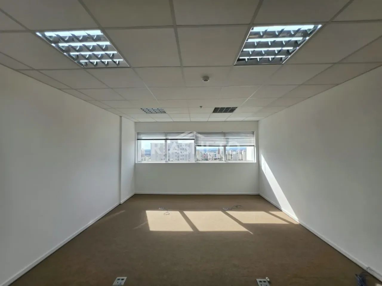 Sala comercial à venda no condomínio Comercial Head Tower - Foto 2
