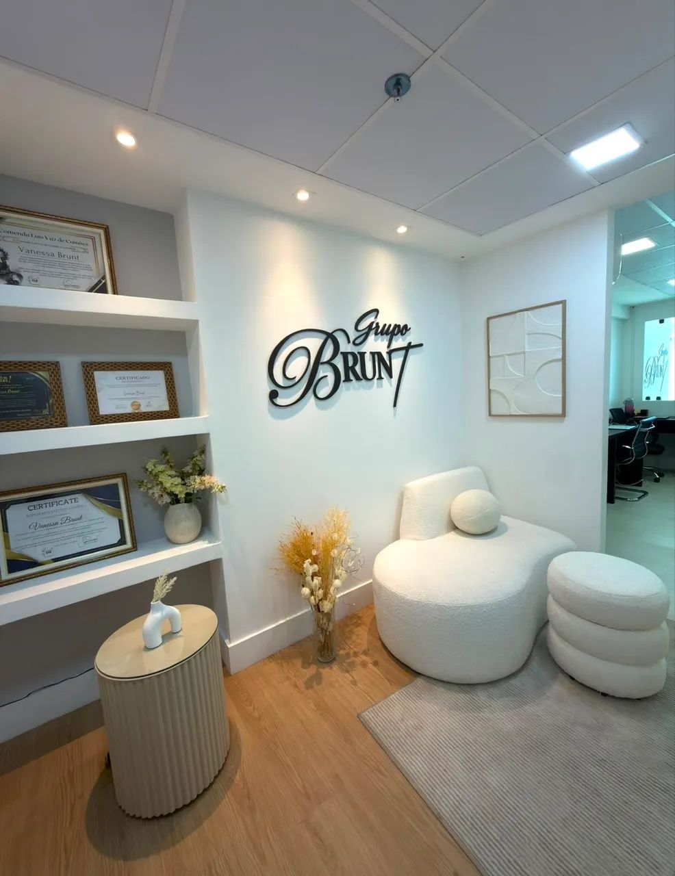 VENDO Sofá Tok&Stok 2 Lugares | Bouclé Branco | Impecável  - Foto 3
