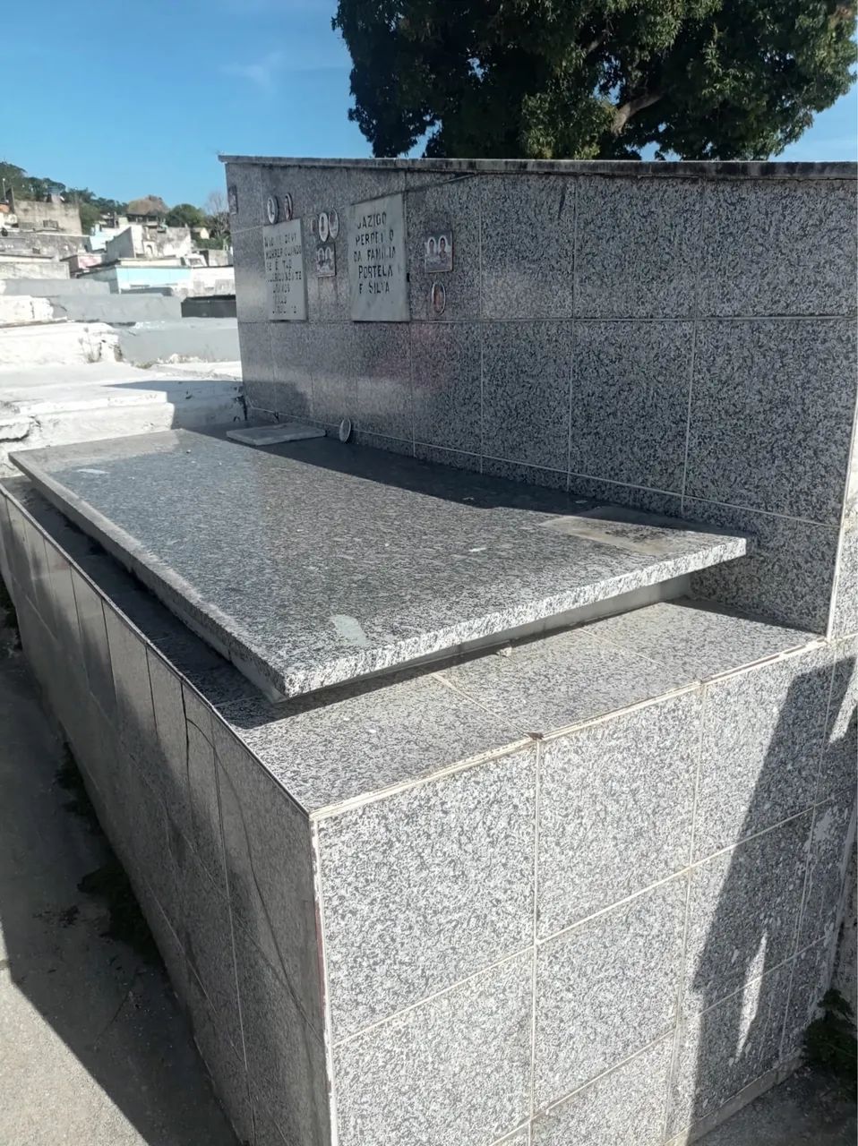 Jazigo no cemitério murundu  - Foto 4
