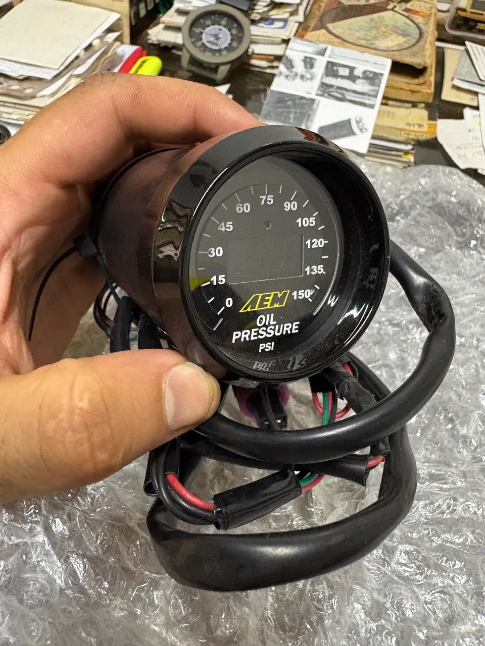 Manômetro e sensor de pressão de óleo AEM