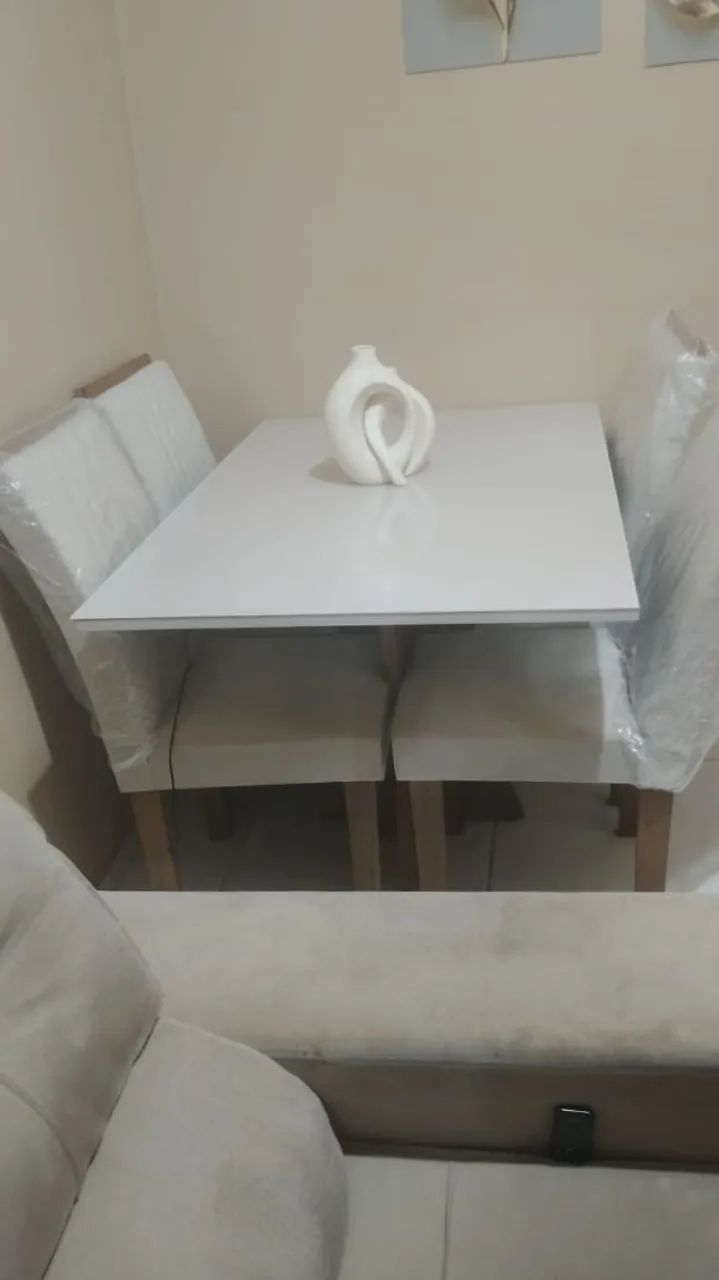 Mesa de 4 cadeiras 