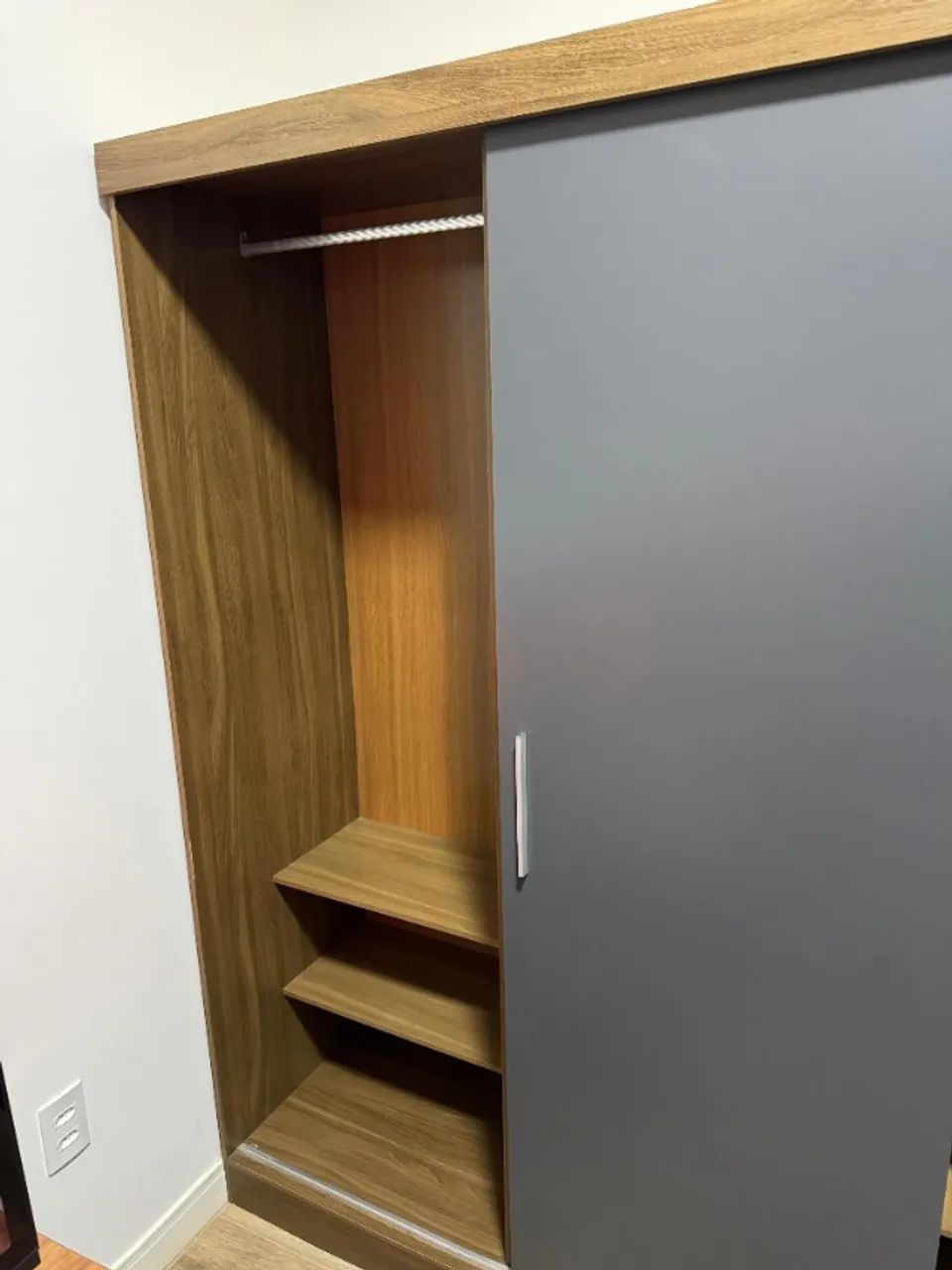 Guarda Roupa Solteiro com Espelho  - Foto 4