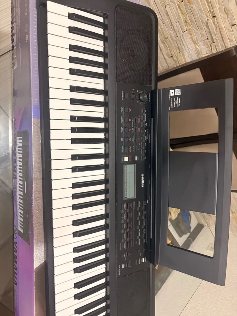 Teclado YAMAHA PSR-E383 - Foto 3