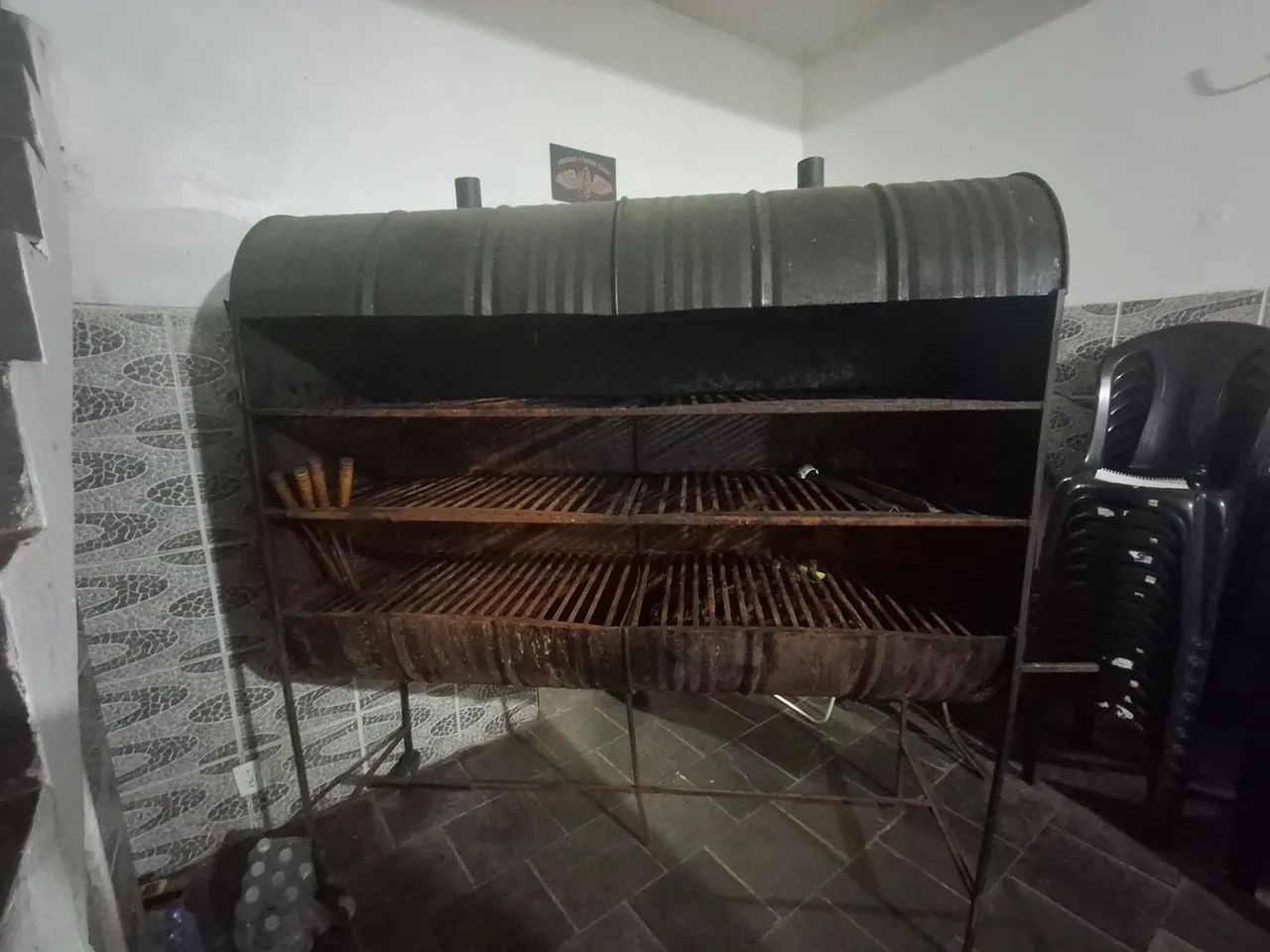 Churrasqueira Grande de Ferro Reforçada - Ideal para Eventos