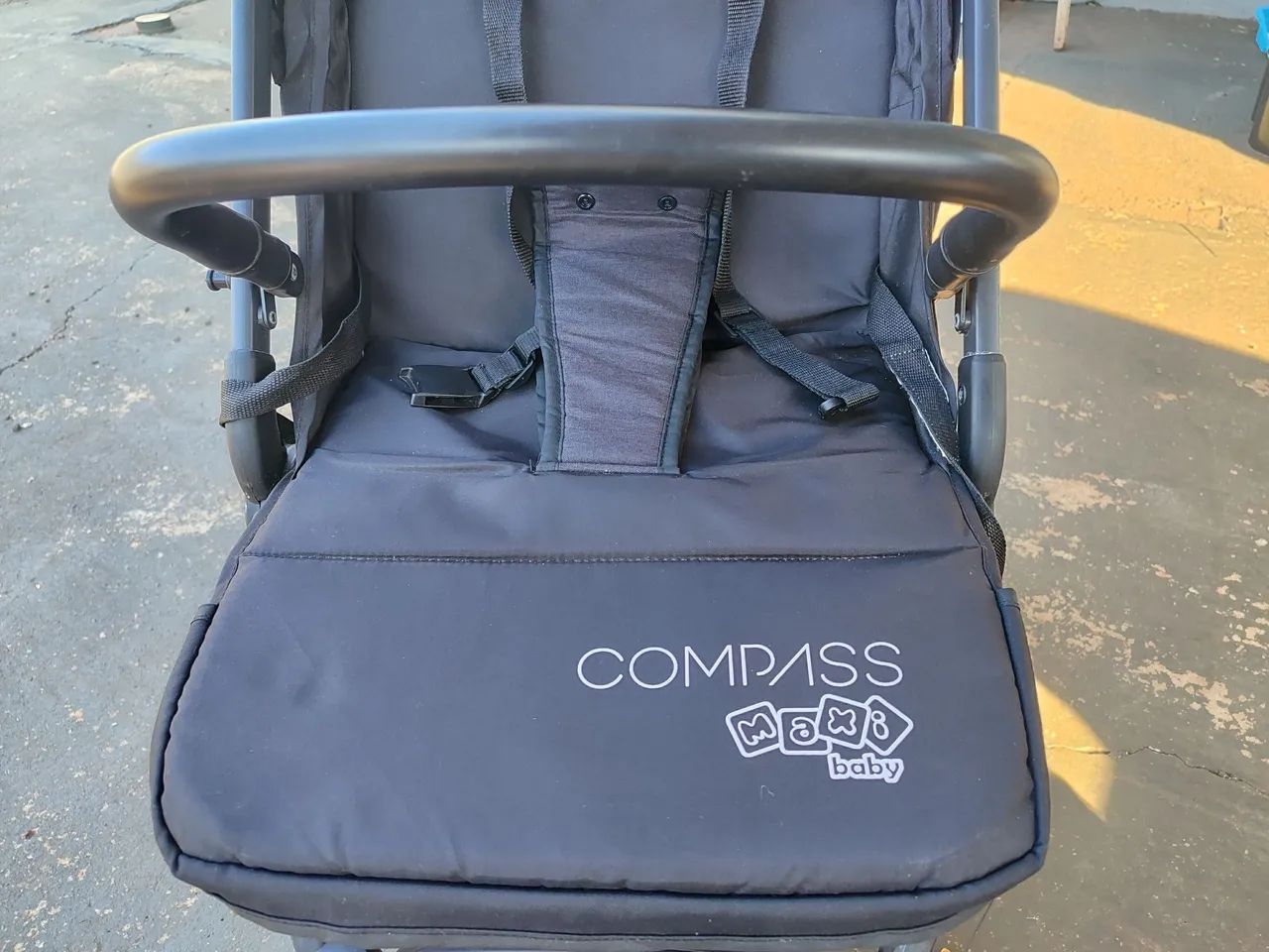 Carrinho de bebê Compass semi novo  - Foto 2