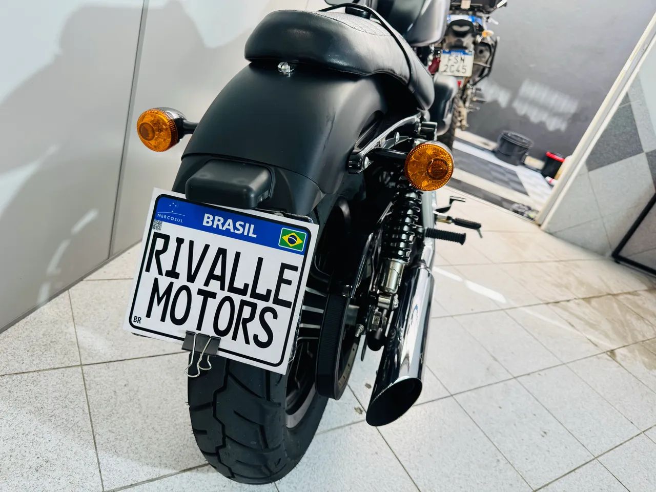 HARLEY DAVIDSON XL883 IRON  - Foto 3