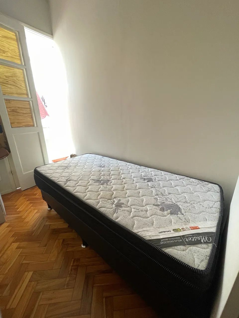 Cama completa - Box, colchão e cabeceira  - Foto 3