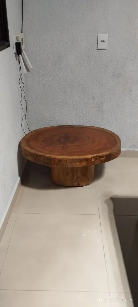 MESA DE CENTRO  MADEIRA MACIÇA. - Foto 2