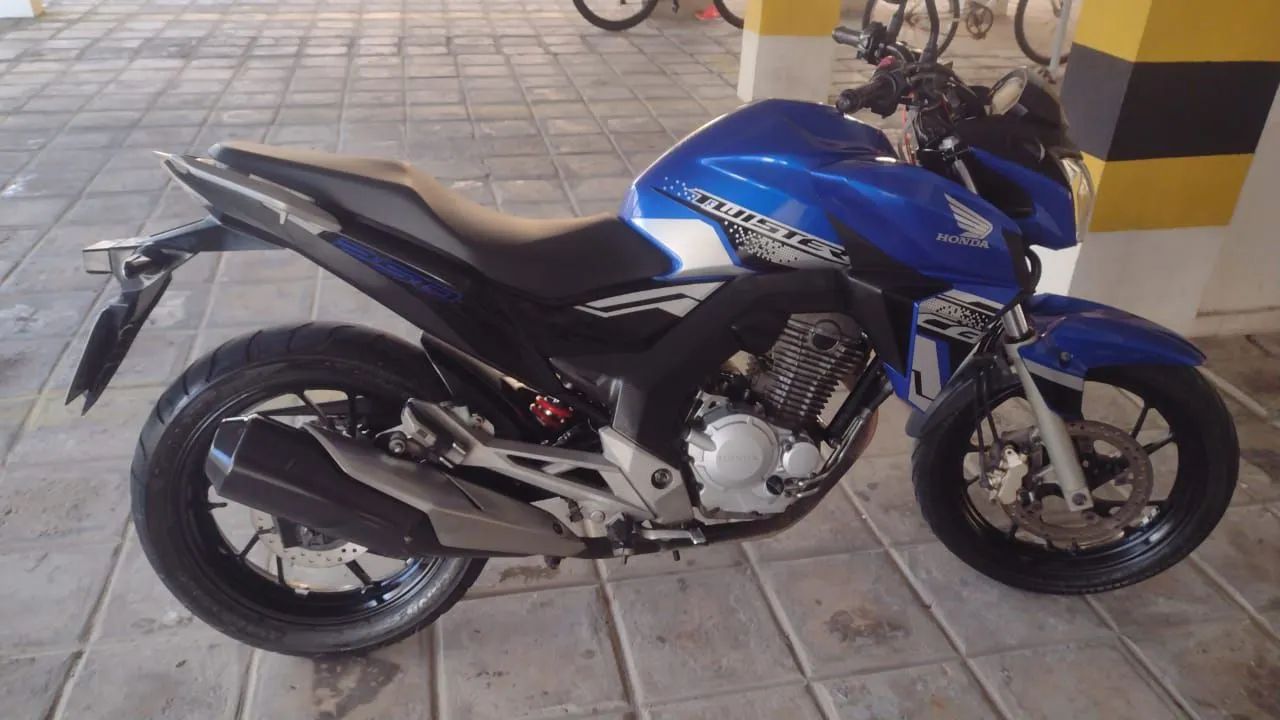 CB TWISTER 250 ANO 2021