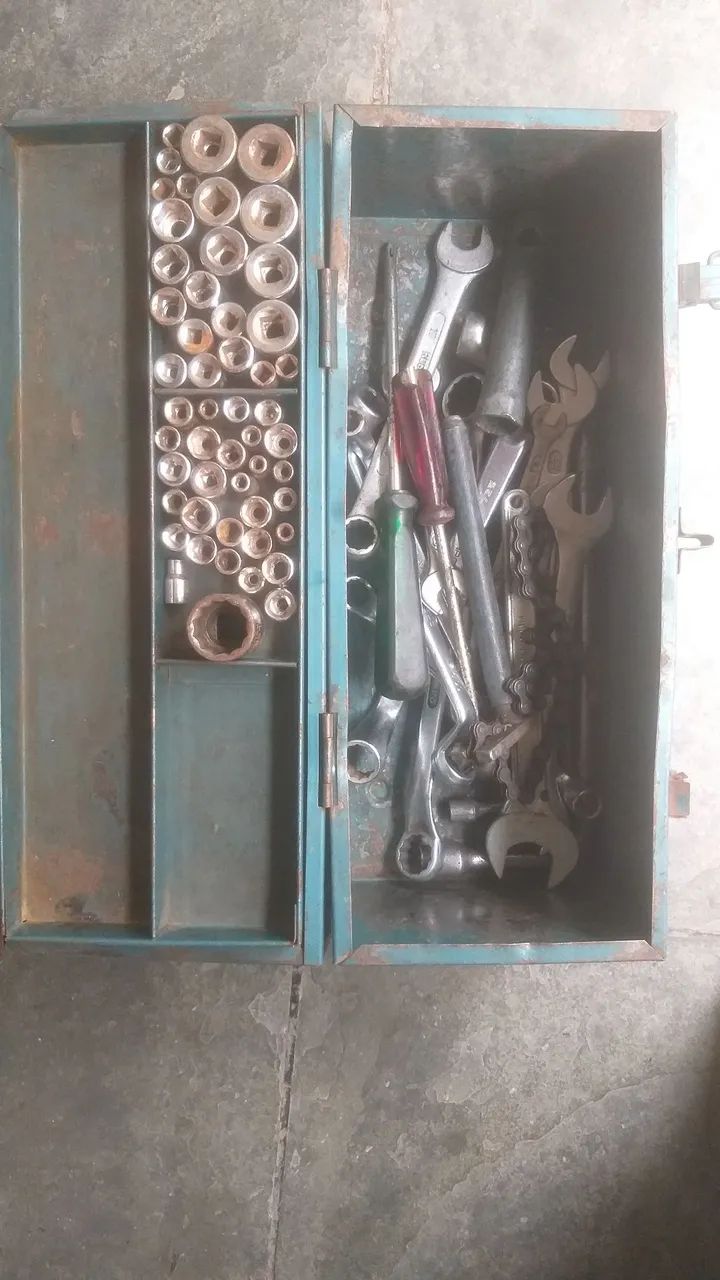 Caixa e ferramentas para mecânicos  - Foto 4