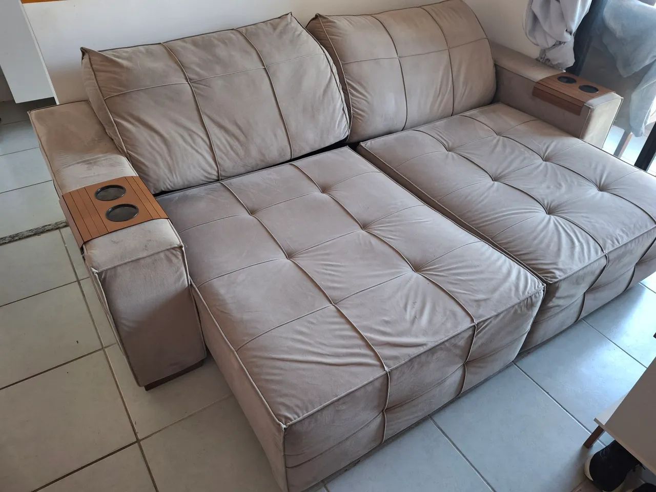 Sofá Retrátil 2,40m - VENDO URGENTE!! - Foto 2
