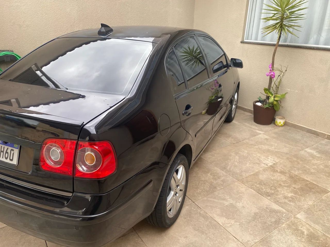 Volkswagen Polo Sedan 1.6 MI Total Flex 8V 4P 2008 - Foto 3