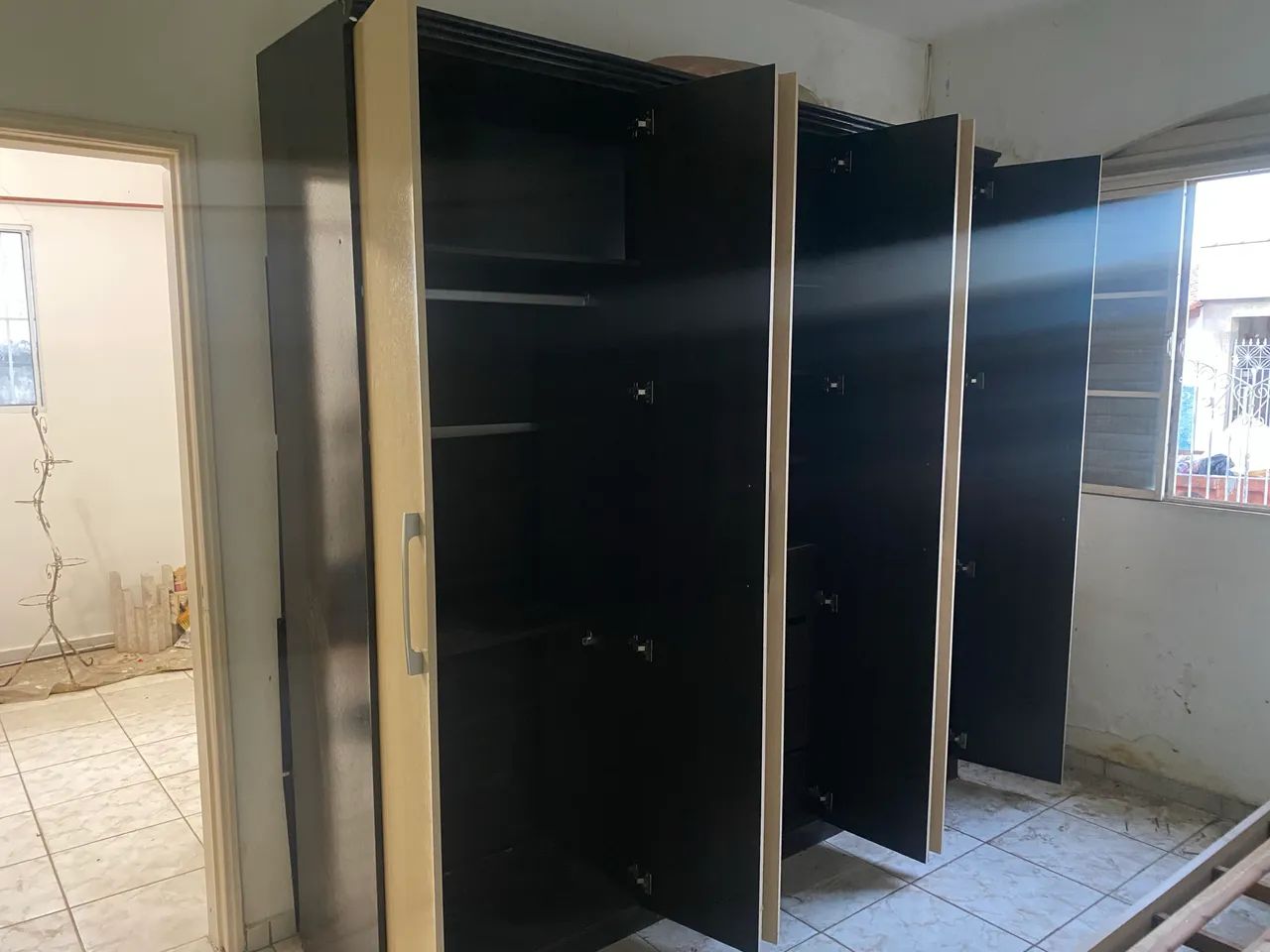 Guarda Roupa de 6 Portas Grande - Foto 2