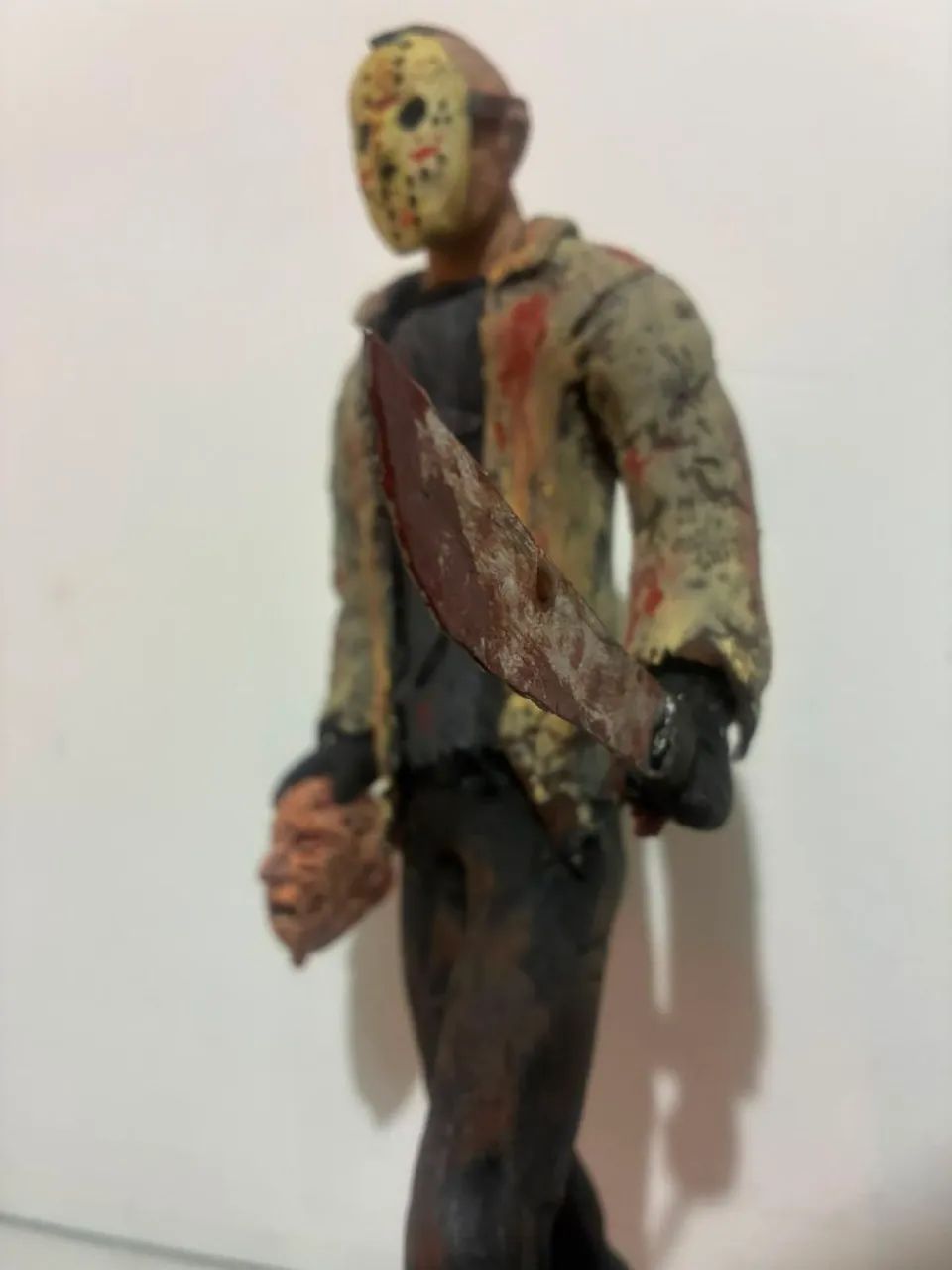 Escultura jaso voorhees 18 cm - Foto 5