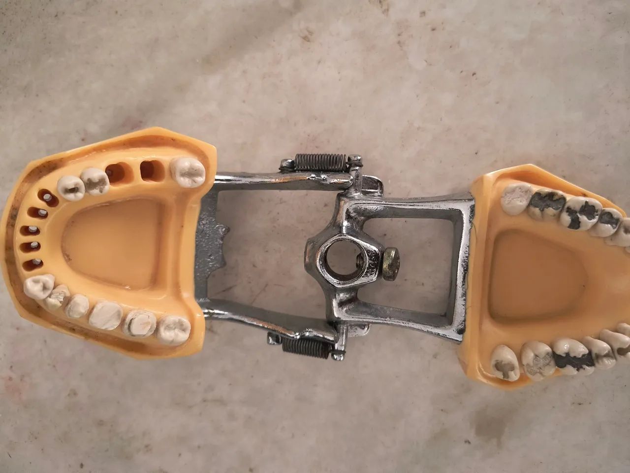 Vendo.uma prótese dentária de amostra  - Foto 2