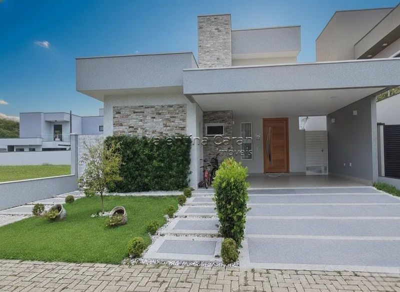 Excelente Casa em condomínio em Taubaté- SP