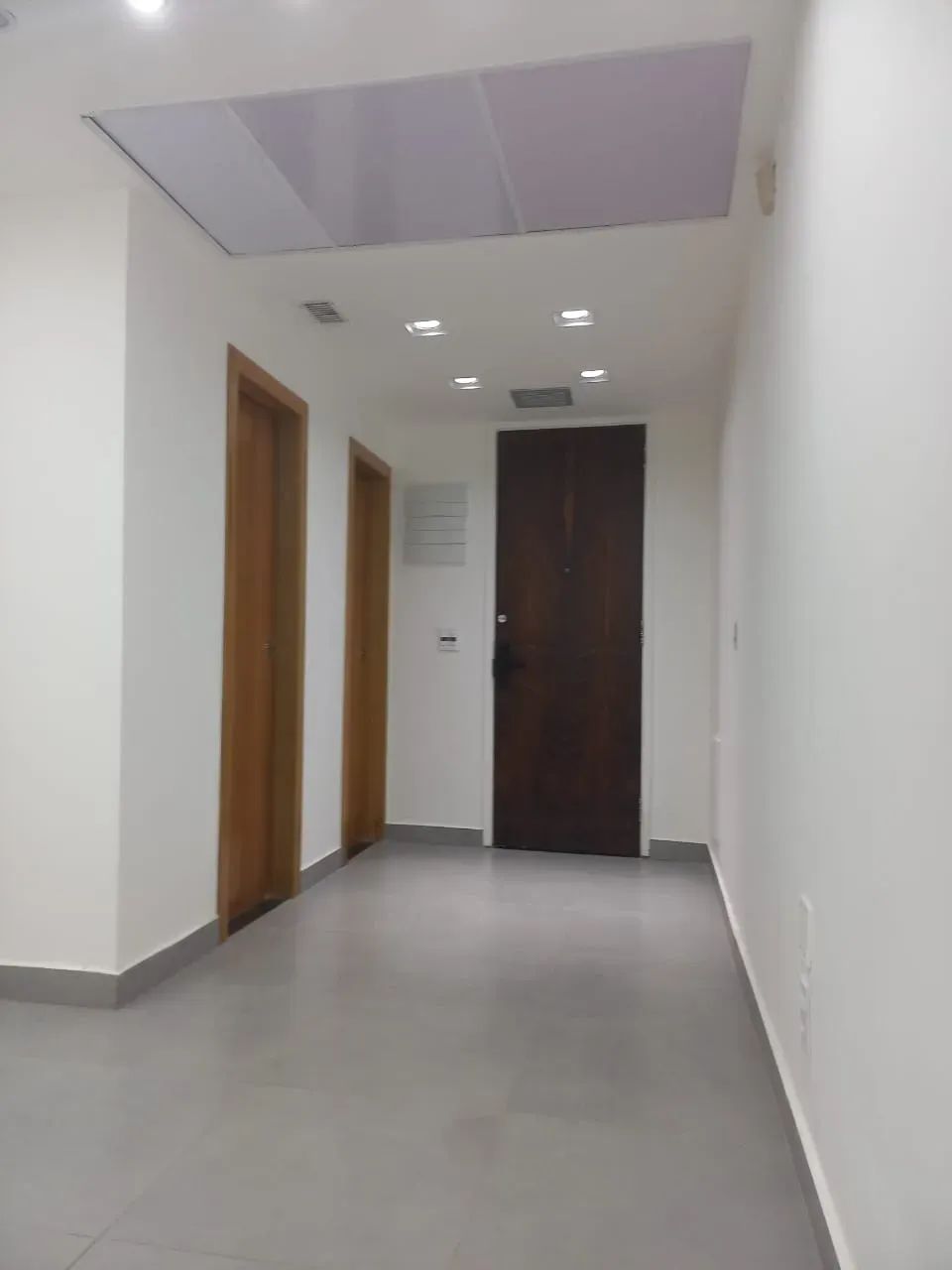 Linda Sala Comercial Completamente Reformada - Foto 7