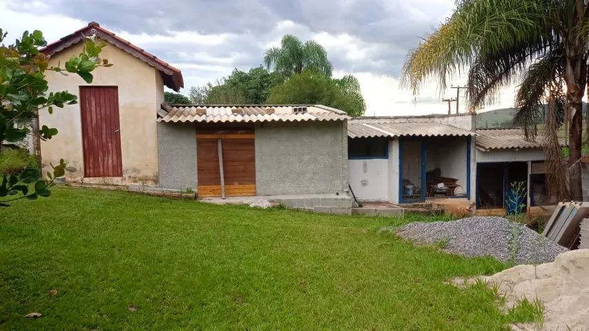 Chácara de 4000m² com 2 casas, piscina e área verde - Foto 3