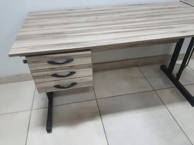 Mesa de escritório - Foto 2