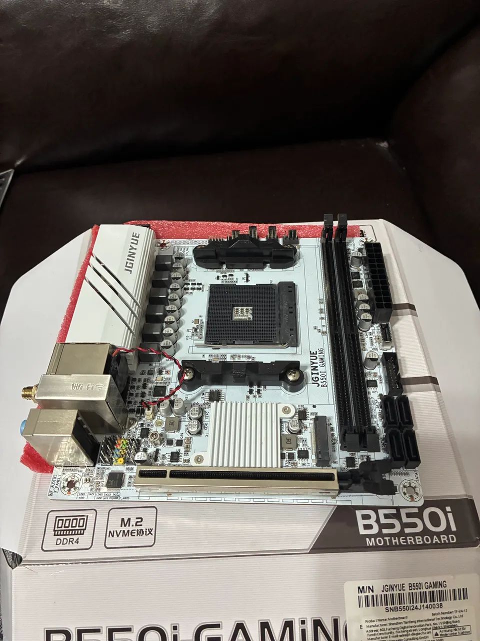 Placa mãe B550i ITX AM4 - Foto 2