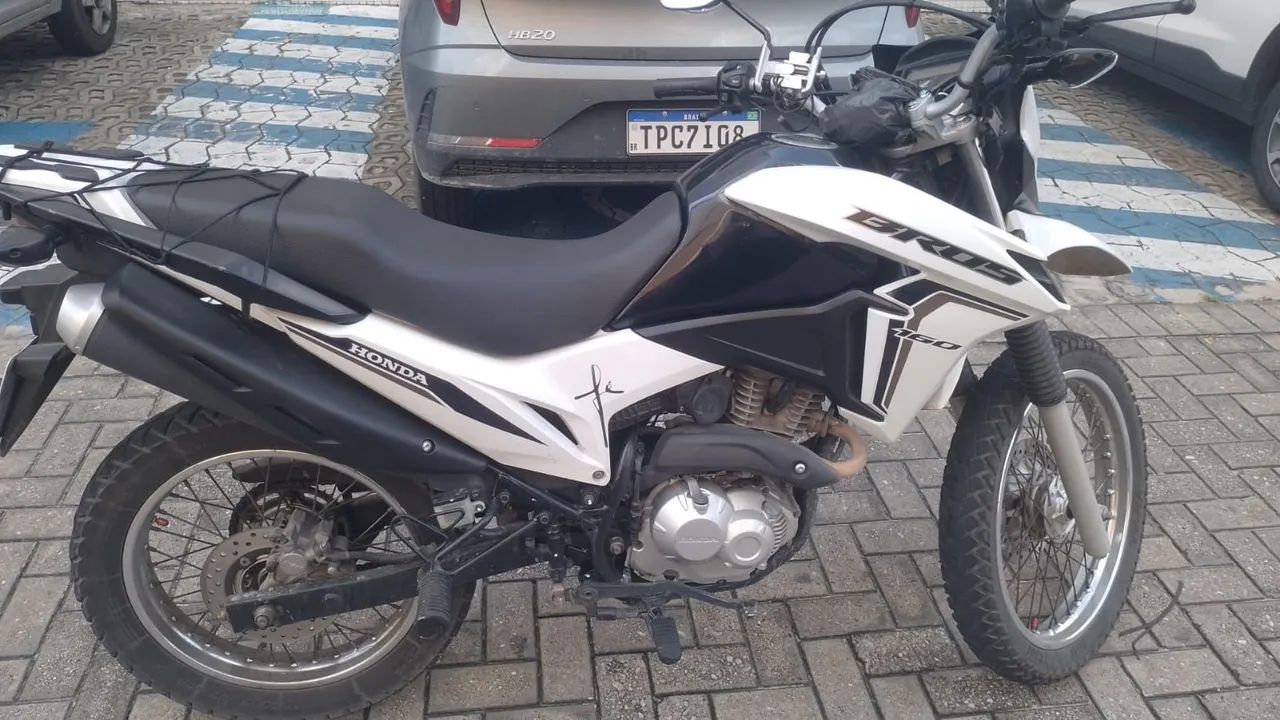 Moto bem conservada