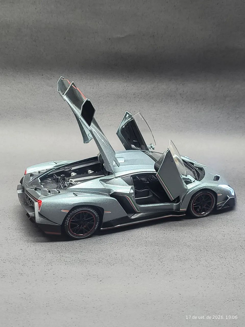 Lamborghini Veneno Escala 1/24 - Foto 4