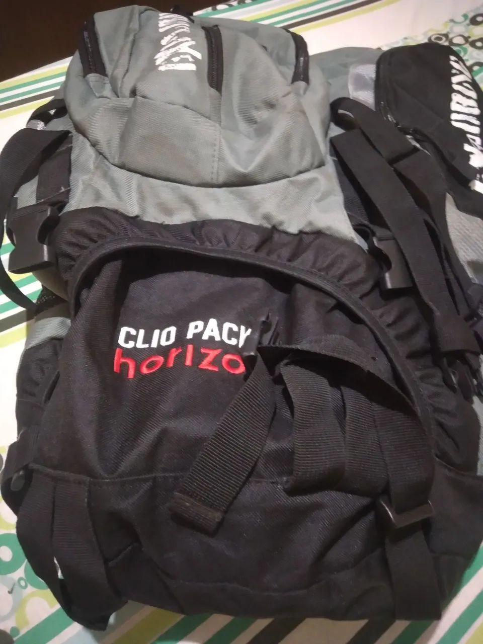 Vendo mochila camping 75 lts