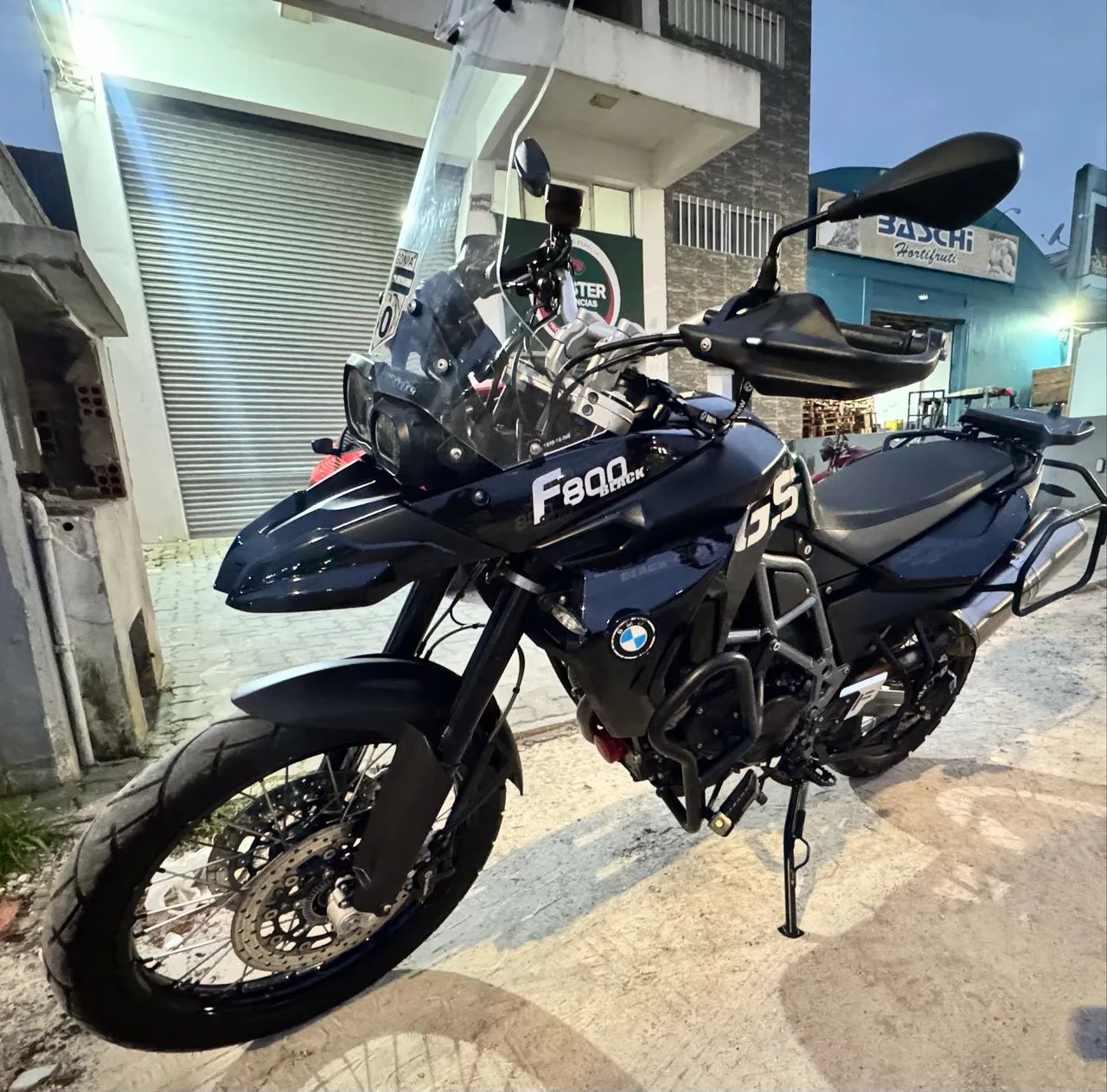 GS800F BLACK 