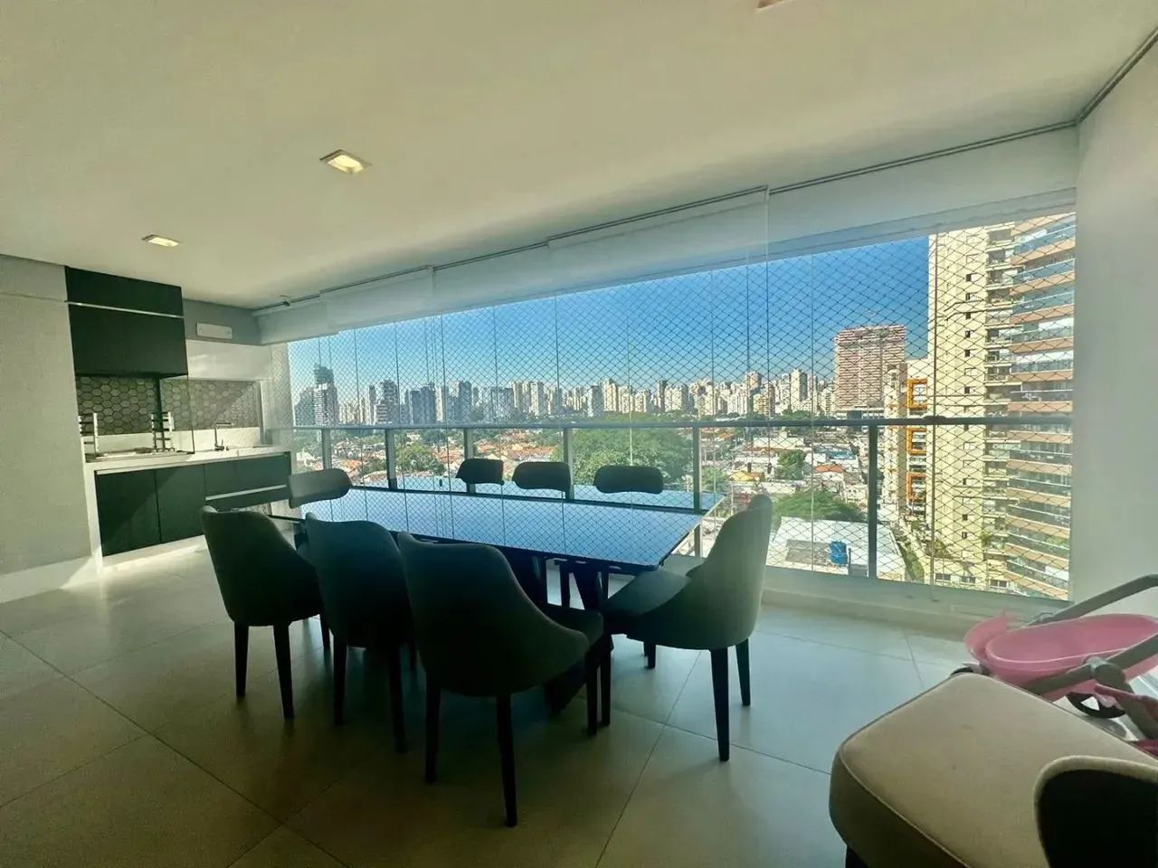 Imóvel para aluguel possui 132 metros quadrados com 3 quartos em Vila Gertrudes - São Paul