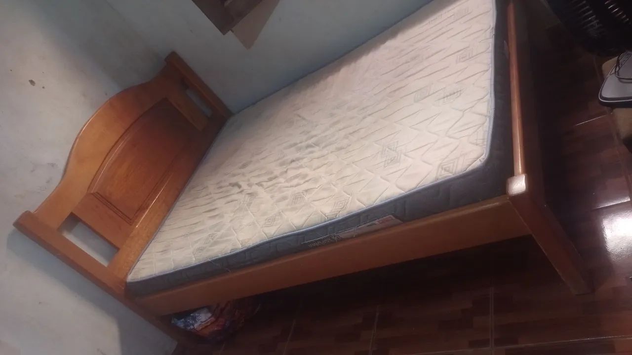 Cama de madeira acompanha colchão  - Foto 3