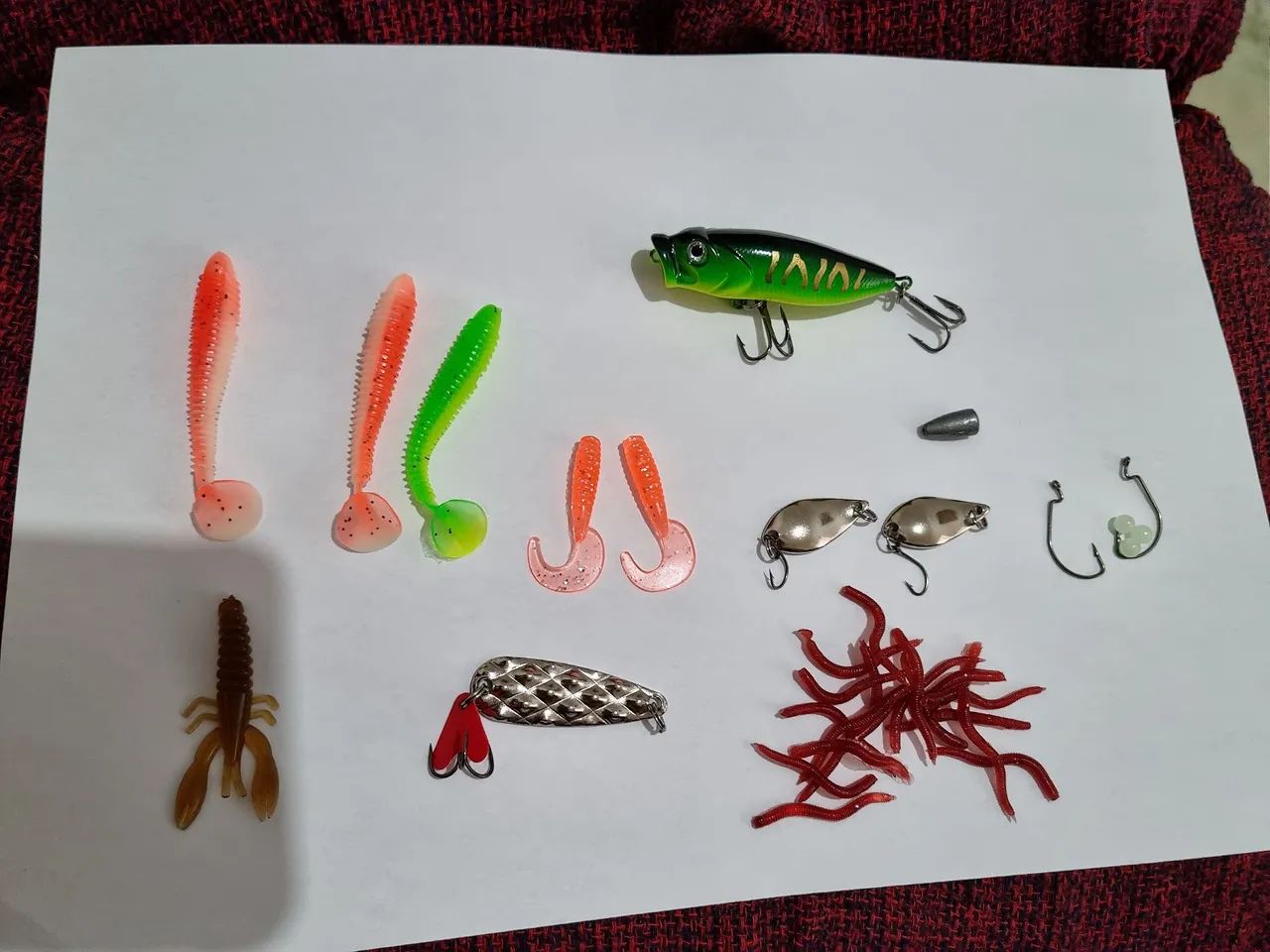 kit iscas artificiais 30 peças atraentes peixe pescaria fishing truta robalo salmão bagre - Foto 2