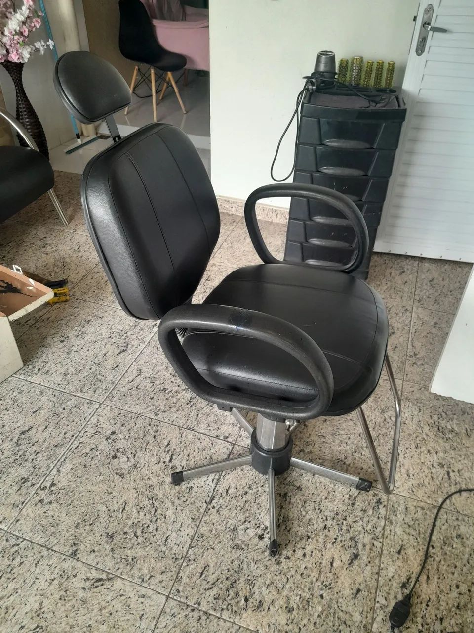 Cadeira para salão de beleza. Barbearia$ 350 - Foto 2