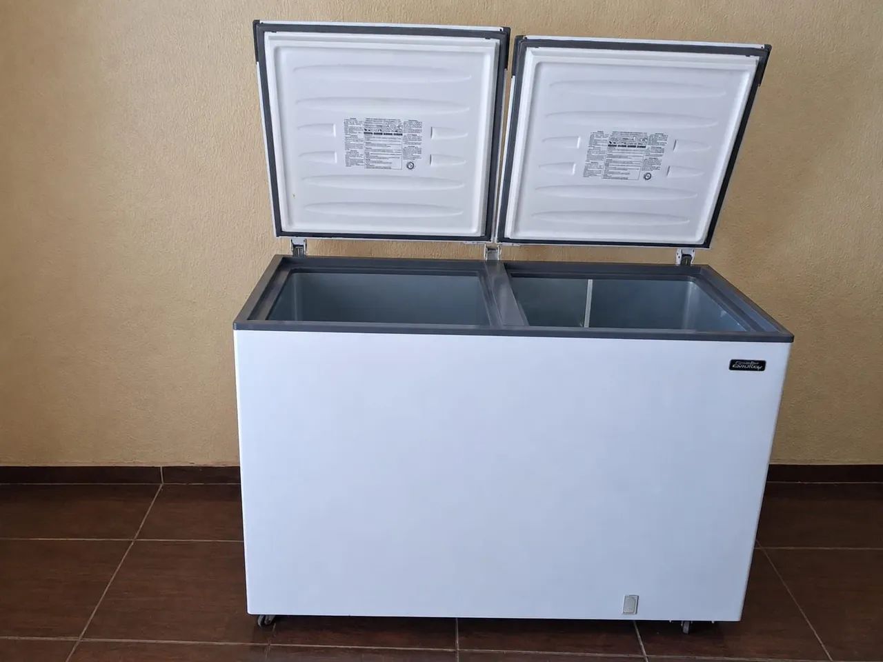 Freezer Horizontal Esmaltec 439 Litros, 2 Portas - Foto 3