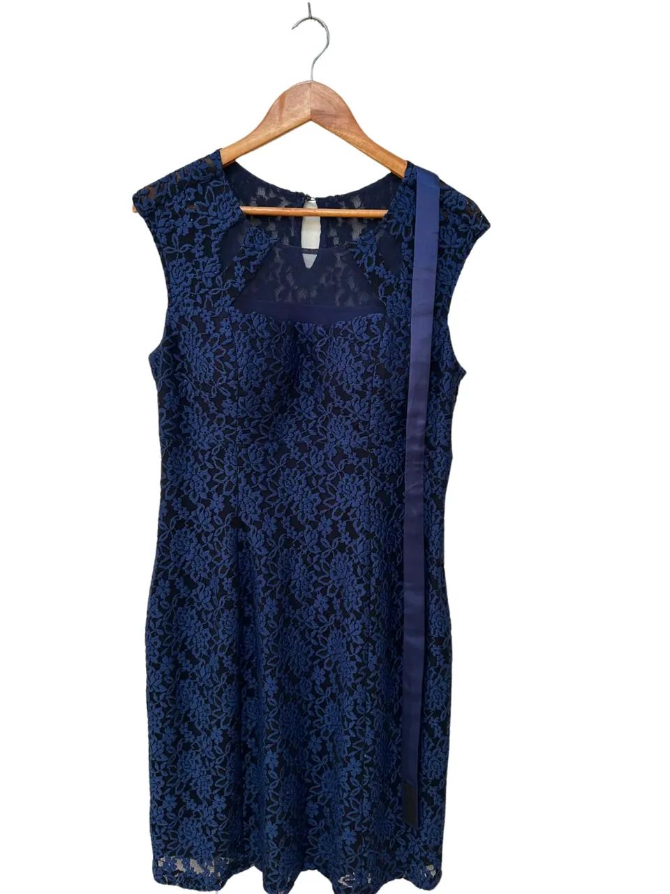 Vestido Renda Azul Marinho. Marca Mendry - Foto 5