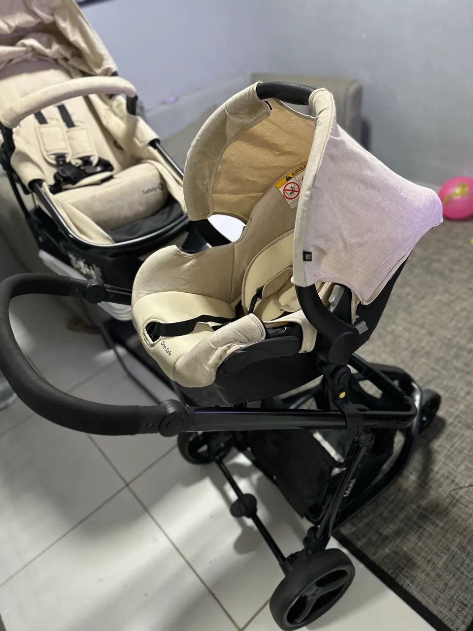 Carrinho de Bebê Safety 1st Mobi - Bege (Usado)