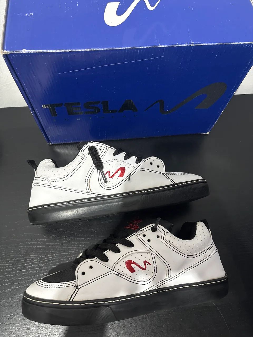 Tesla Fusion (White-Black) TAM-40 - Foto 2