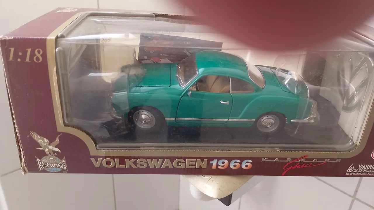 MiniaturaVW Karmann-ghia coupê1966 Escala 1:18 ( caixa original