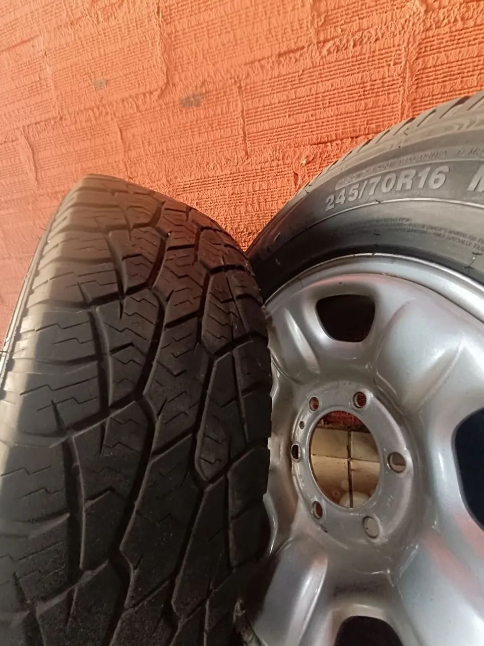 Rodas com pneus 245/70R16 da S10 2023 - Foto 2