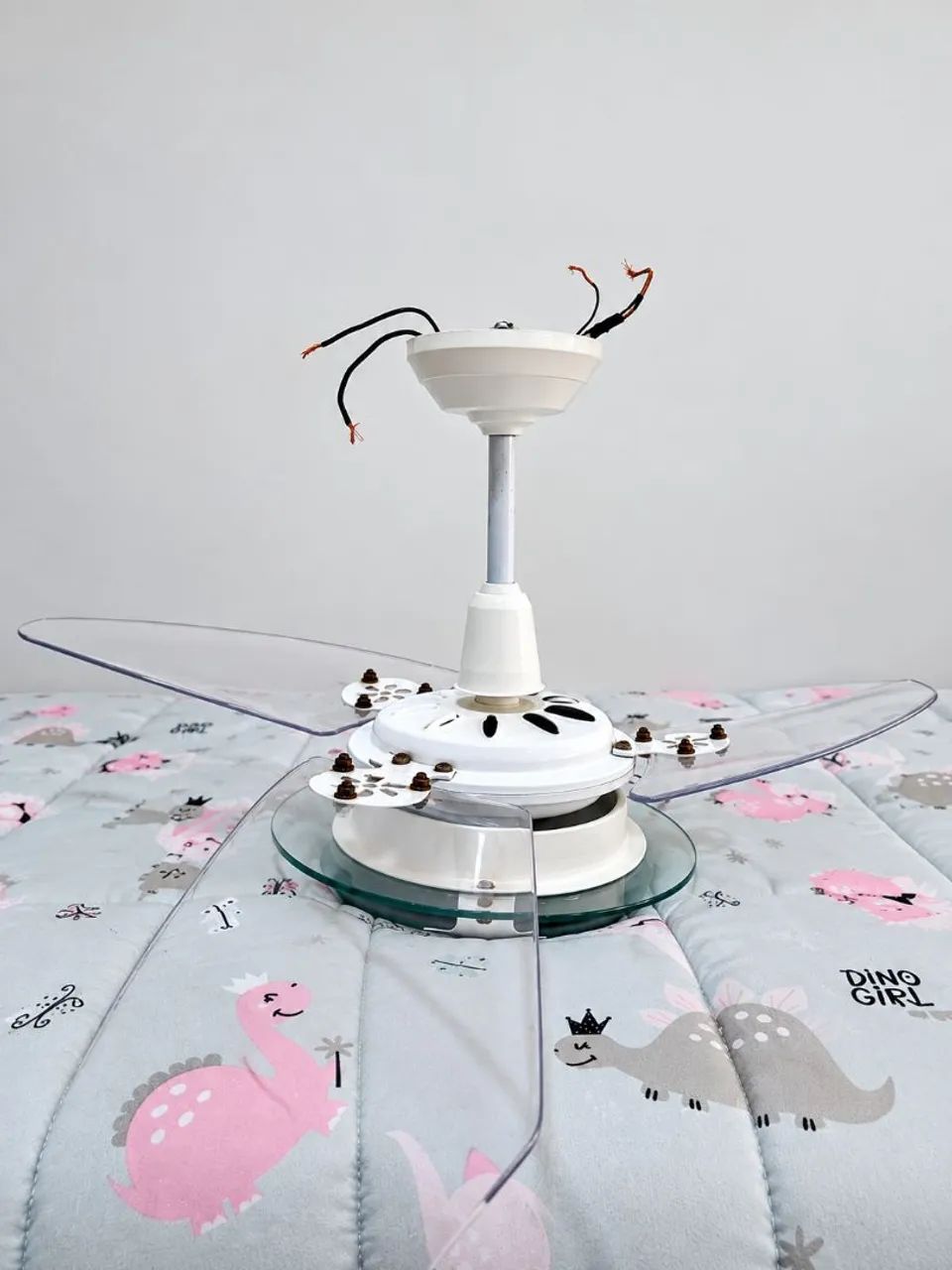 Ventilador de Teto com Luminária - 3 Pás - Usado