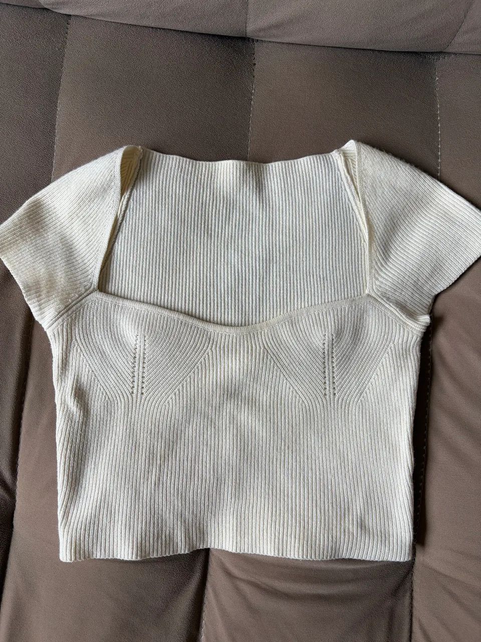 TOP BEGE SHEIN