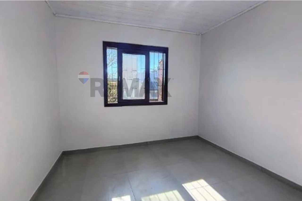 Casa 3 Dormitórios de Fundos - Foto 4