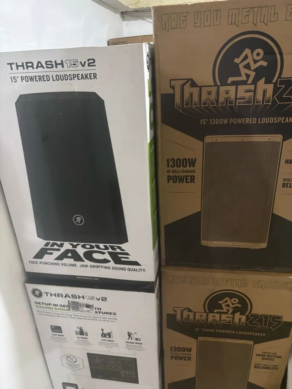 Caixa ativa Mackie Thrash 1300 RMS 