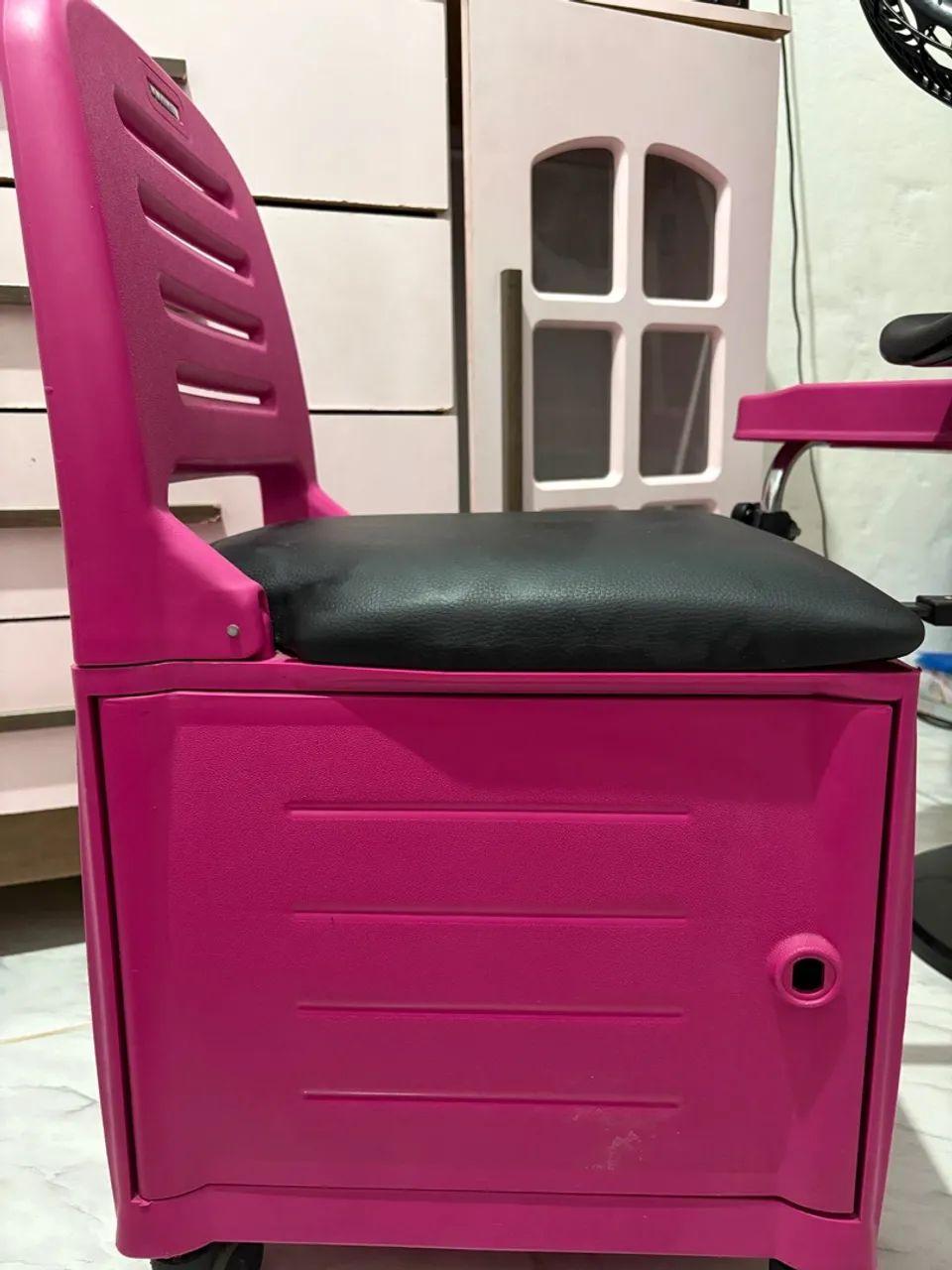 Cadeira de Manicure DOMPEL  - Foto 5