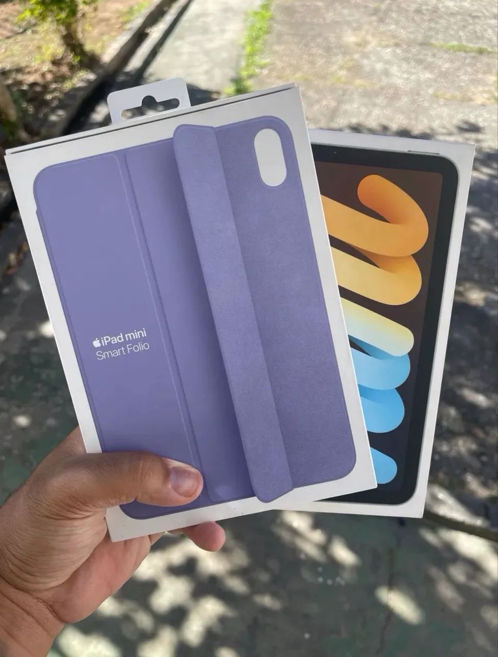 Lacrado - iPad Mini A17 Pro WiFi + Celular + SmartFolio
